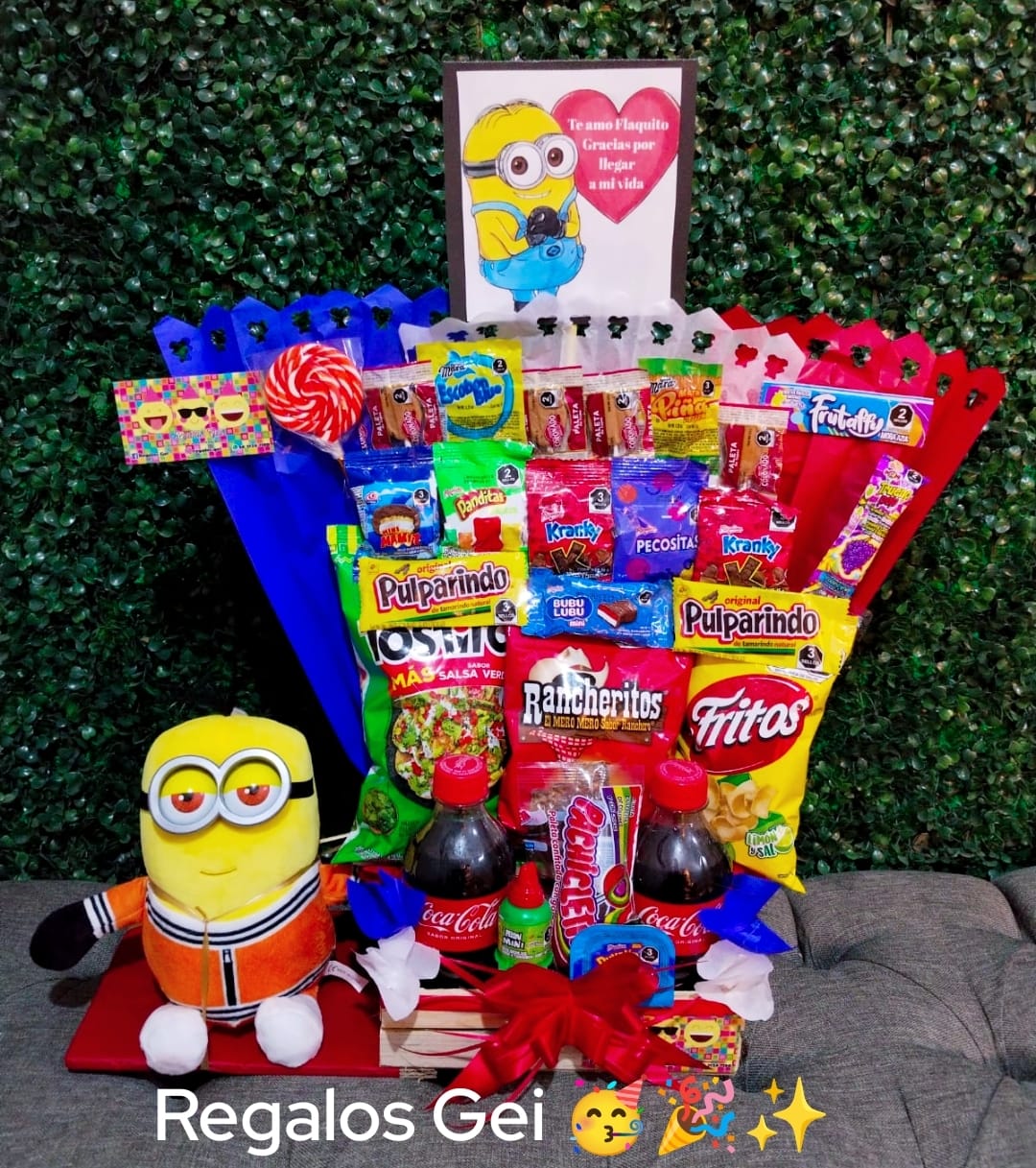 Arreglo de dulces y peluche
